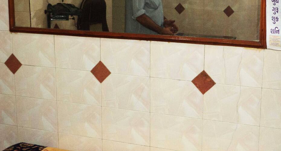 Radhe Guest House, Surat 3